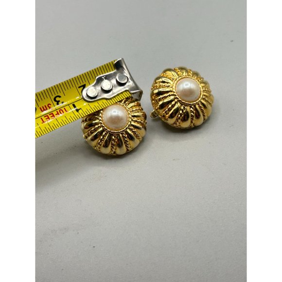 Vintage Classy Clip On Earrings Gold Tone & Faux Pearls Cabochons 80s 90s Clips - Picture 4 of 5